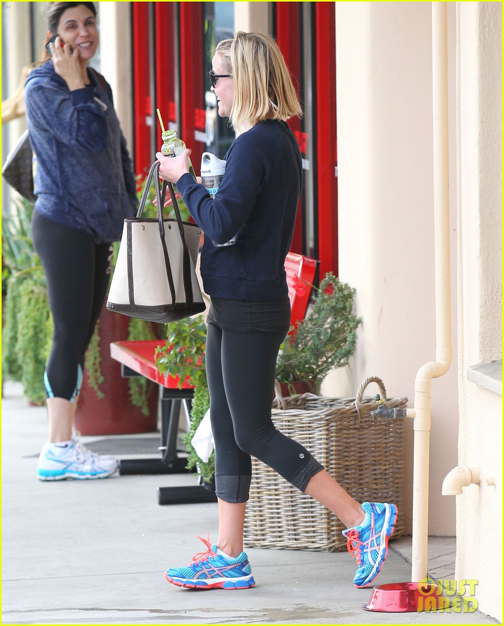reese witherspoon rocks her skinny jeans while out with tennessee 063014515