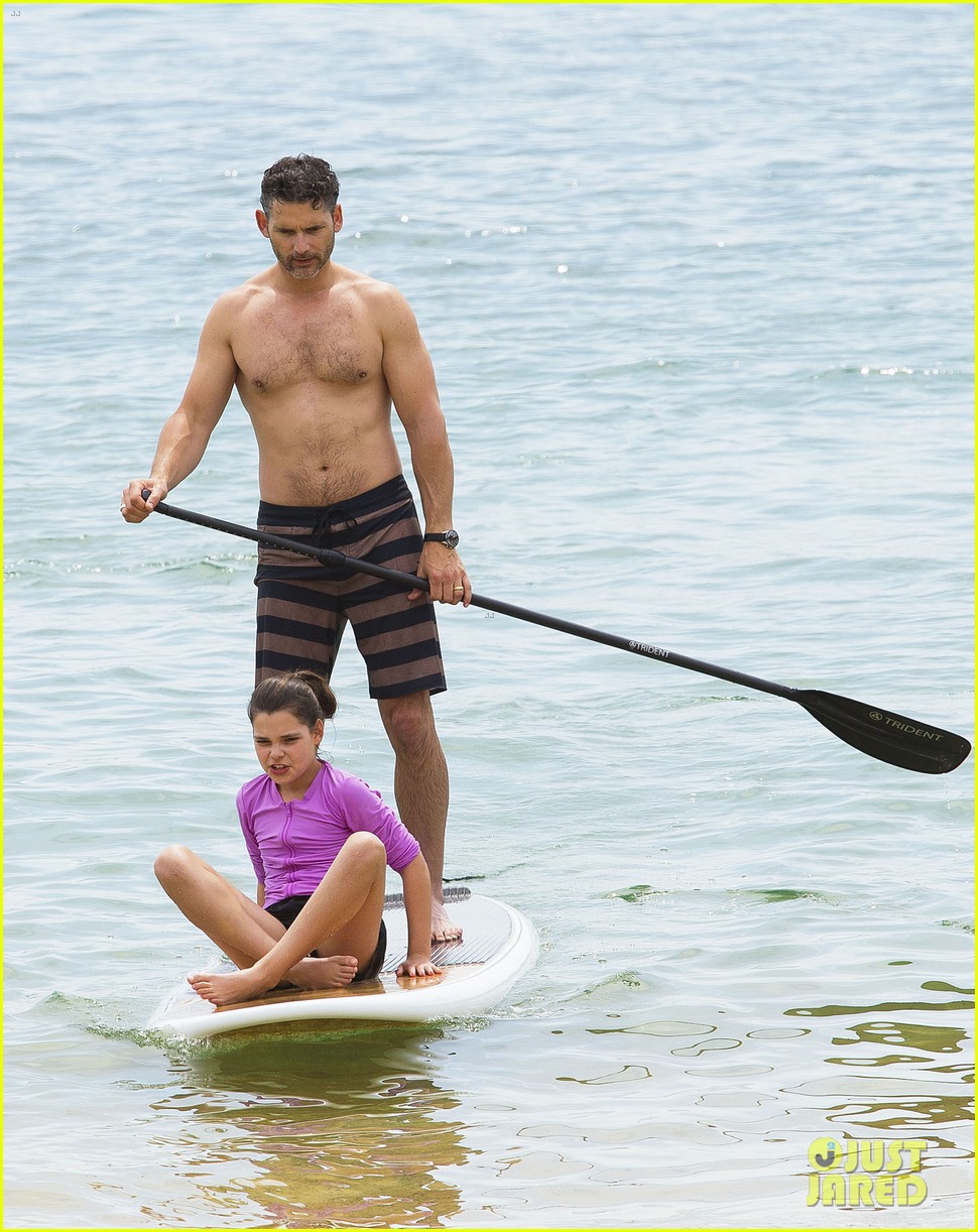 eric bana shows off shirtless buff body in melbourne 253021599