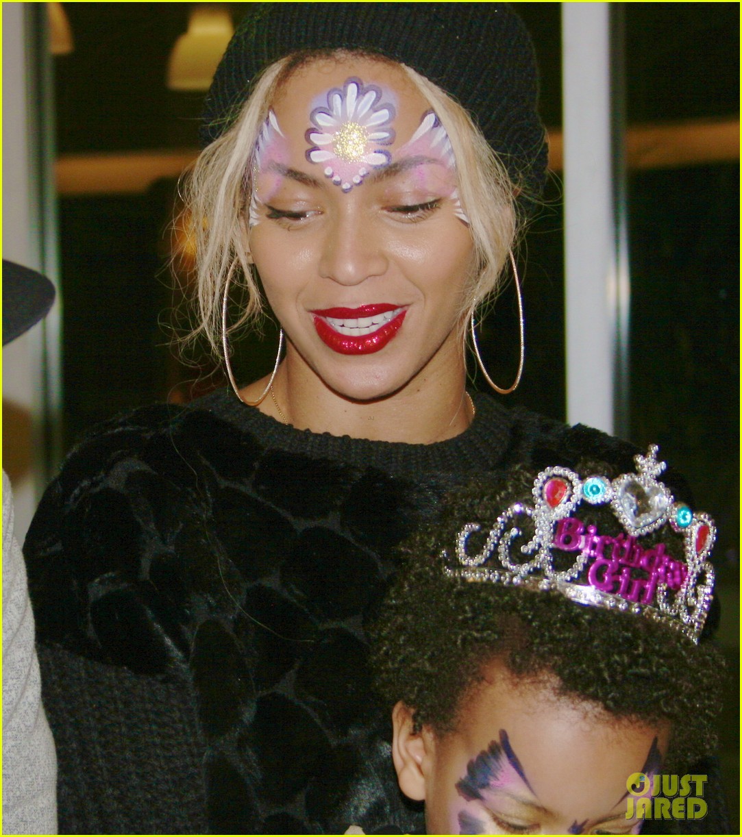 beyonce shares pictures from blue ivy carters birthday party 01