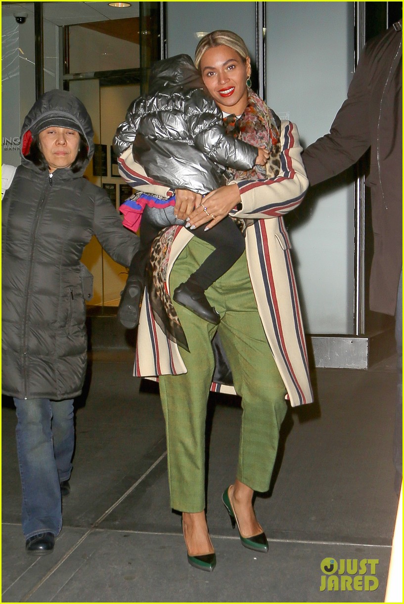 beyonce steps out in the big apple with blue ivy carter 013033230