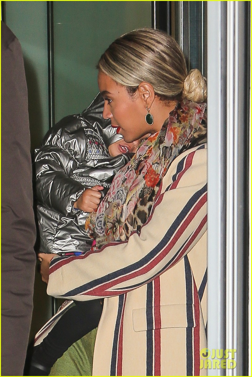 beyonce steps out in the big apple with blue ivy carter 103033239
