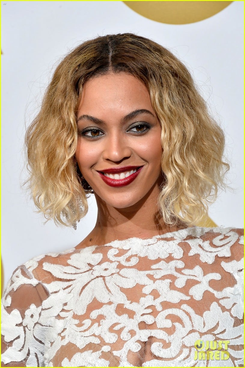 beyonce wears sexy sheer white dress at grammys 2014 13