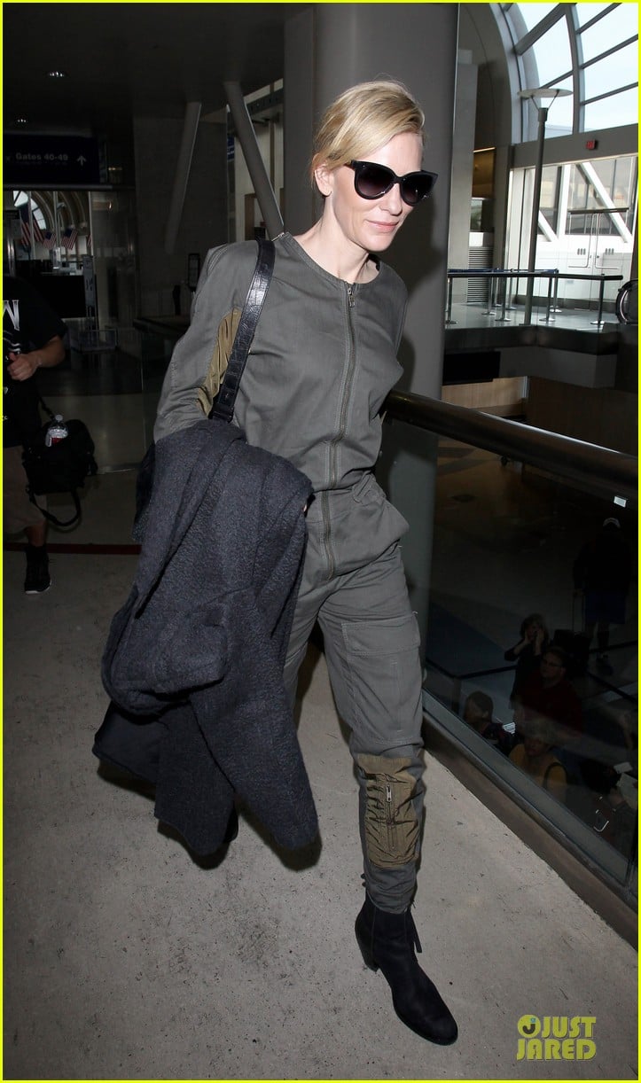 cate blanchett lax arrival after nyfcc awards ceremony 07