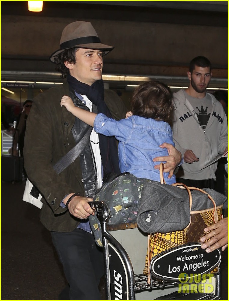orlando bloom brings flynn to los angeles after his 3rd bday 133026684