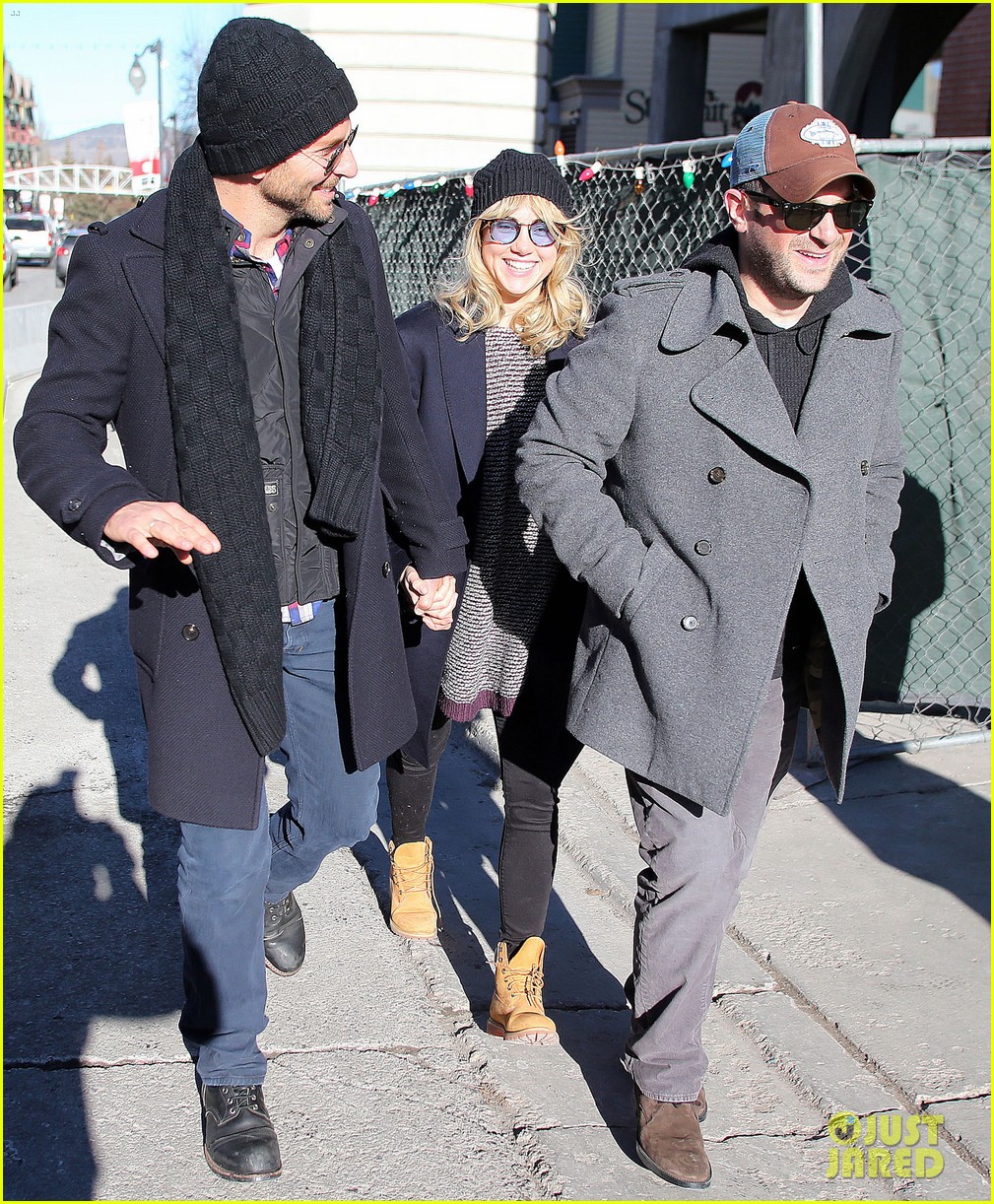Bradley Cooper & Suki Waterhouse PDA at Sundance! Photo 3036139