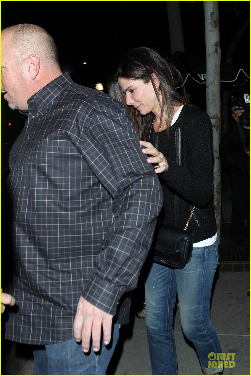 sandra bullock shopping with mystery man after golden globes 083031620