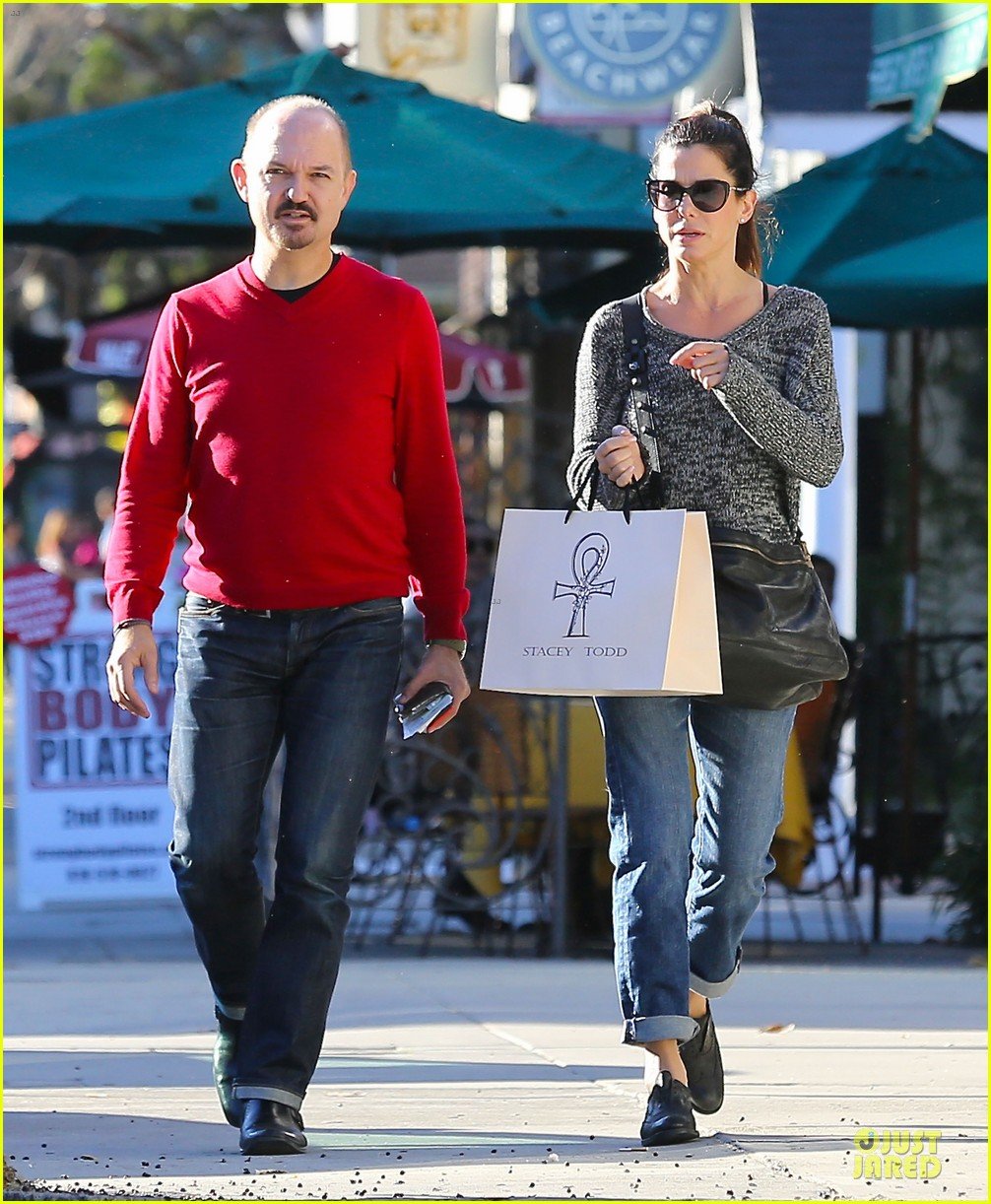 sandra bullock shopping with mystery man after golden globes 263031638
