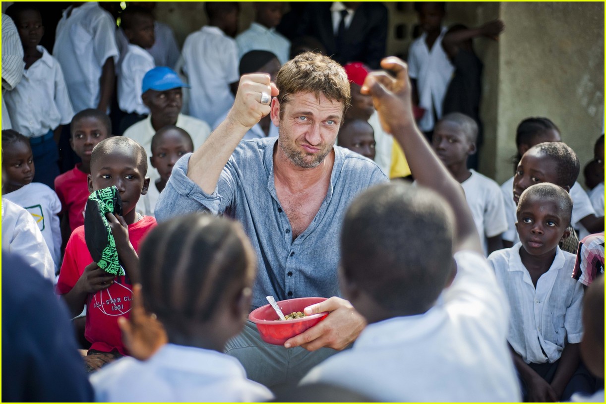 gerard butler visits liberia with marys meals all the photos 30
