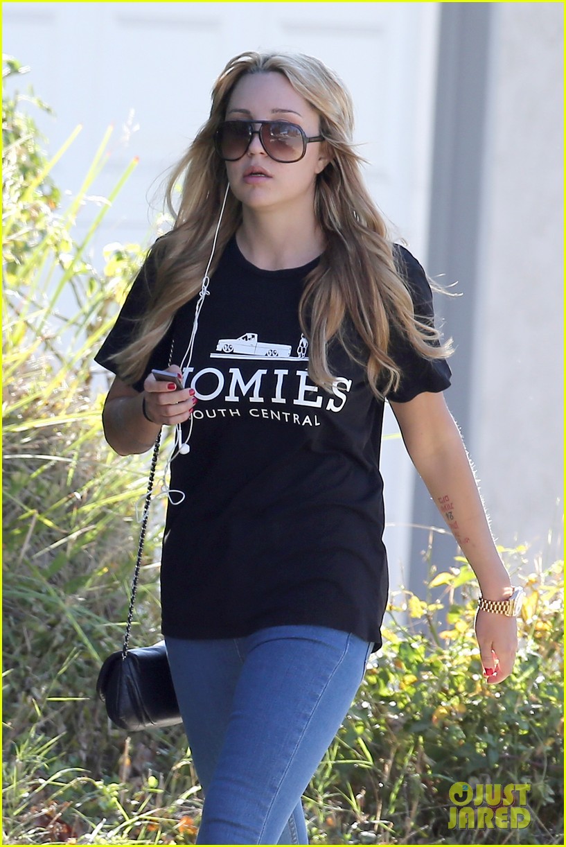 amanda bynes steps out in the new year 093021557
