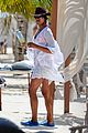 naomi campbell new years eve on the beach in kenya 05