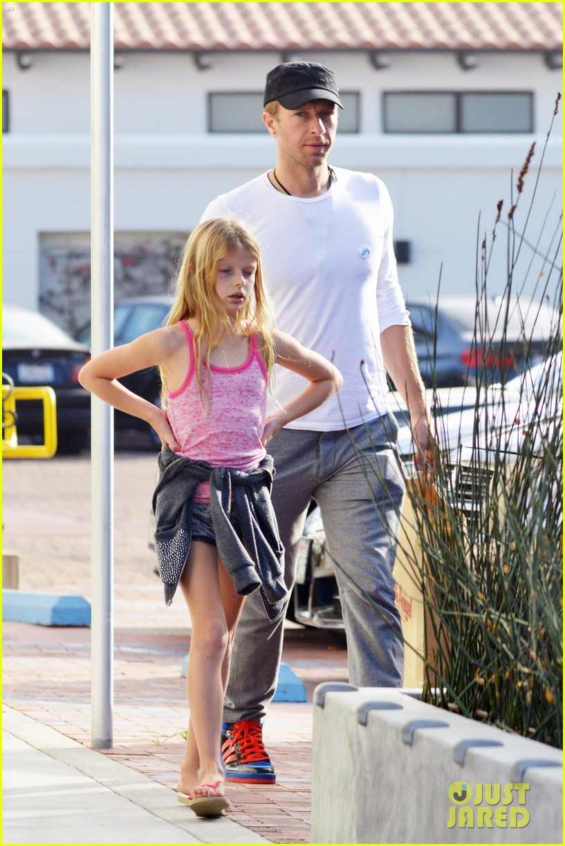 chris martin father daughter day with apple 18