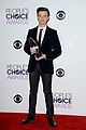 chris colfer wins favorite comedic tv actor at pcas 2014 01