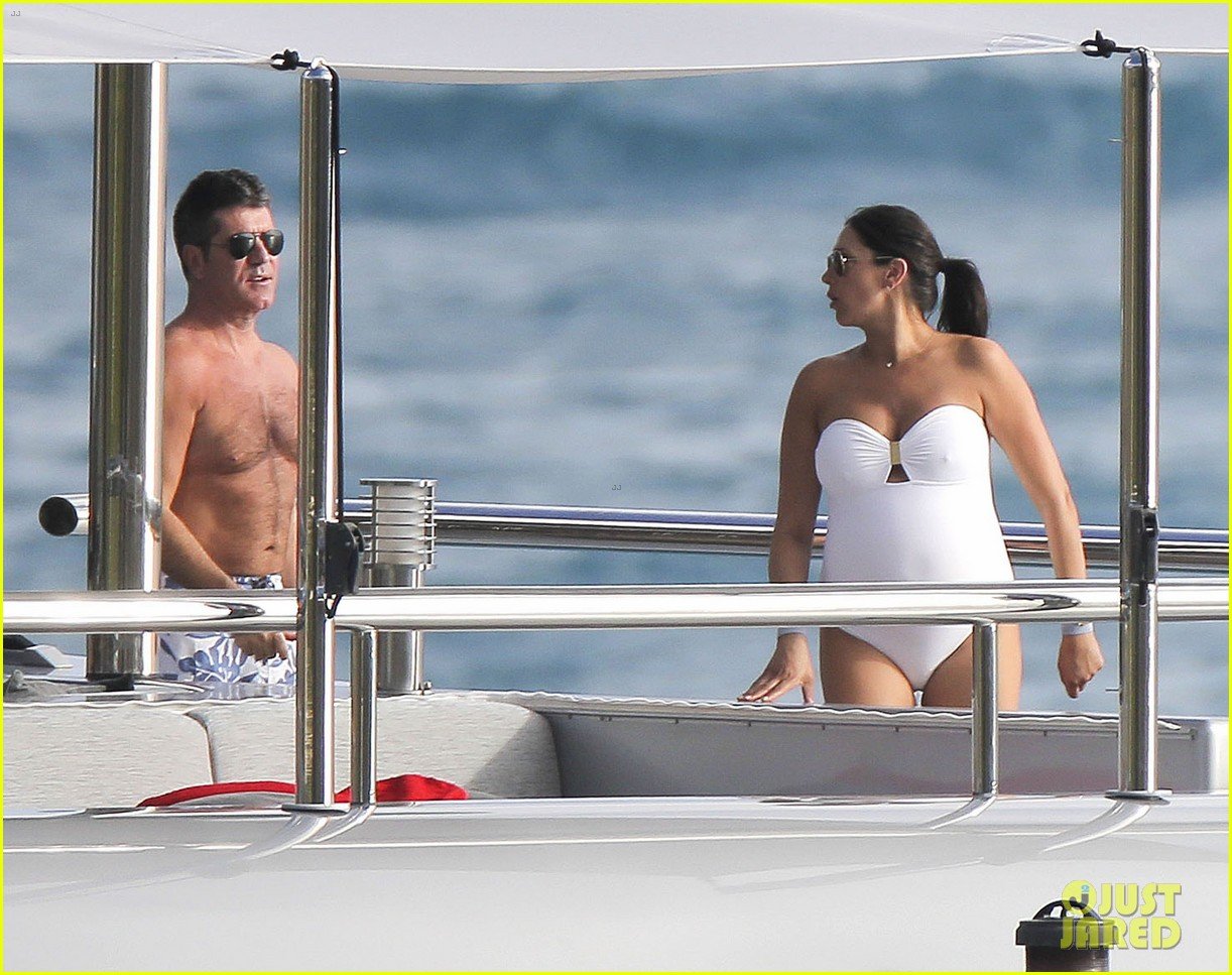 simon cowell very pregnant girlfriend relax on a yacht 073023653
