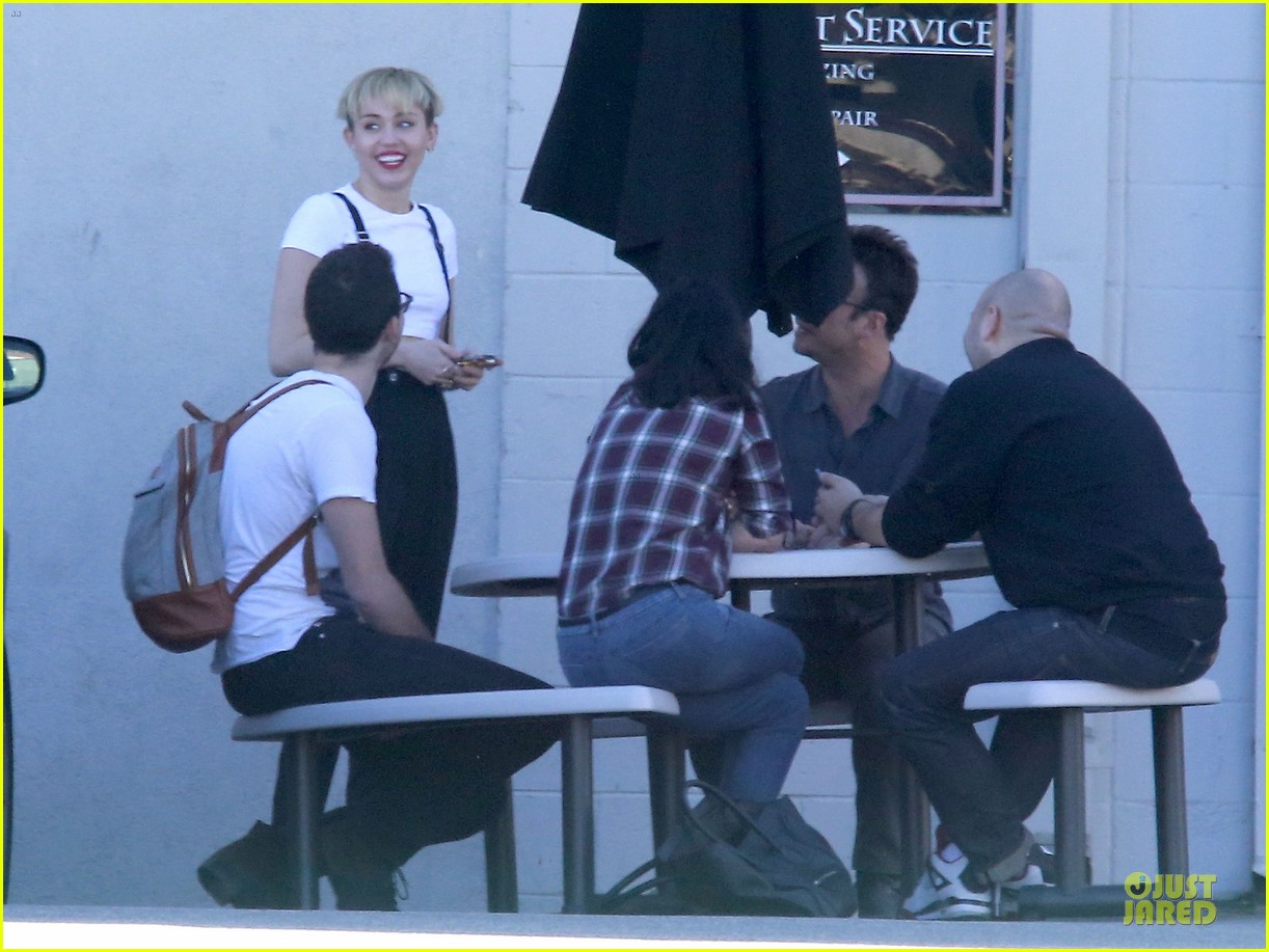 Miley Cyrus: Happy Birthday Wayne Coyne!: Photo 3031236 | Miley Cyrus