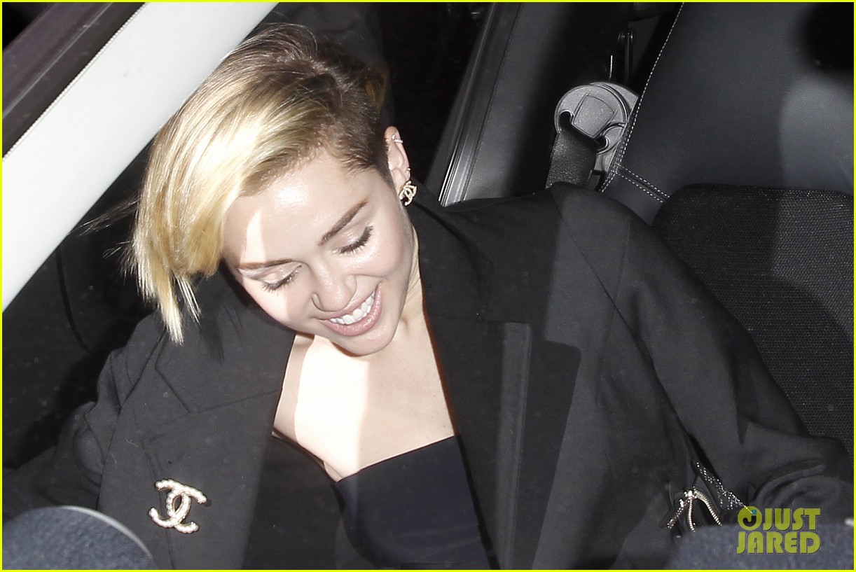 miley cyrus warwick night out after new years 063021956