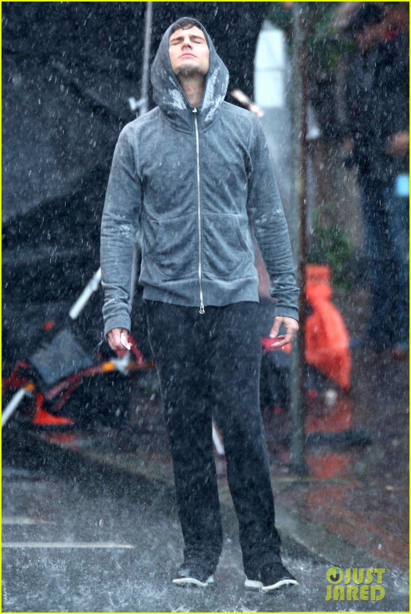 jamie dornan runs in the rain for fifty shades of grey 24