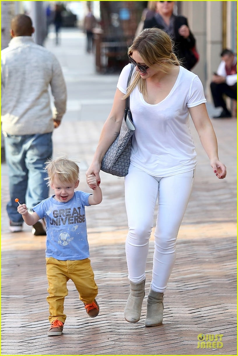 hilary duff its a great universe with luca 17
