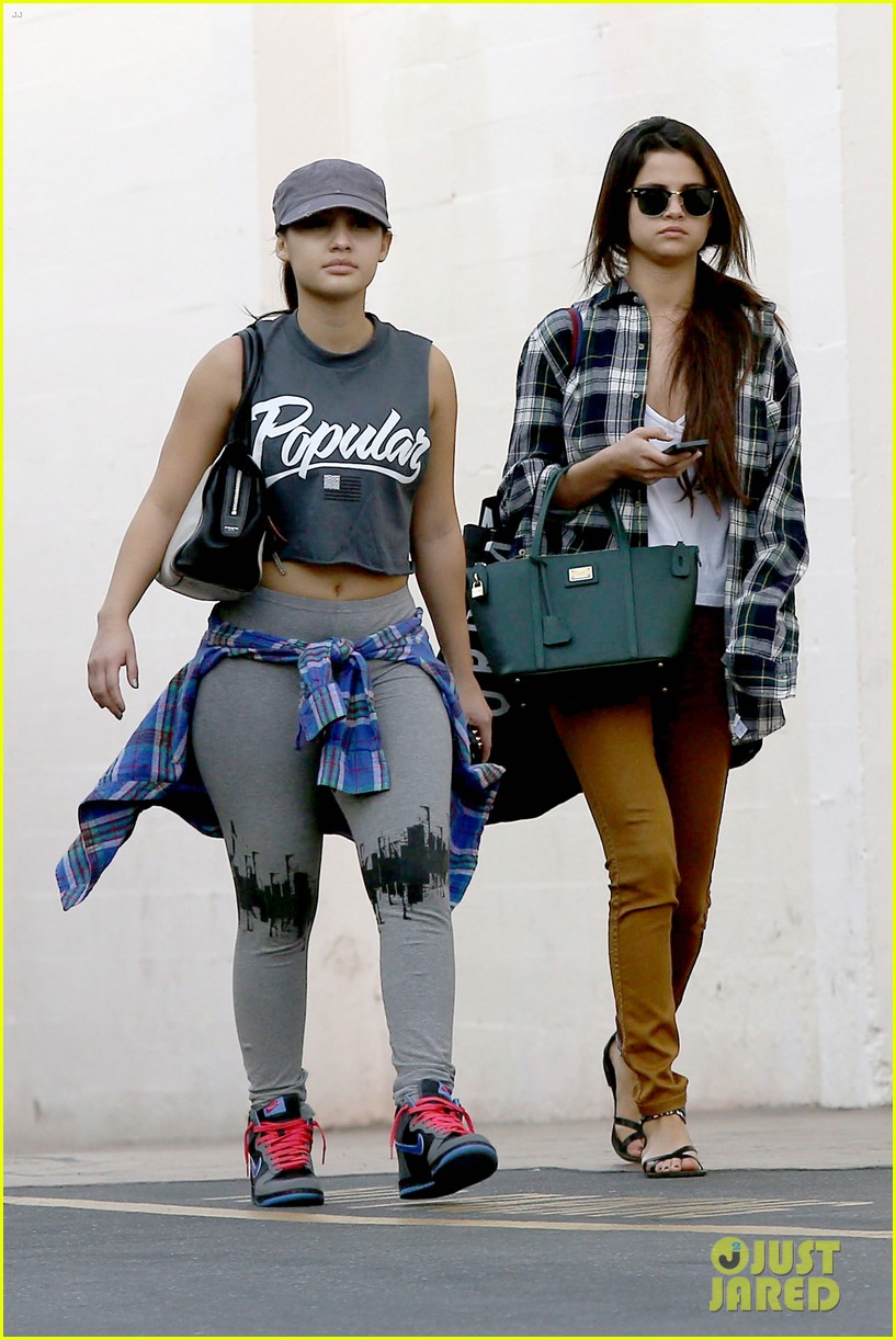 selena gomez shops before hanging out with justin bieber 09