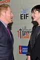 anne hathaway jesse tyler ferguson smile for stand up to cancer 19