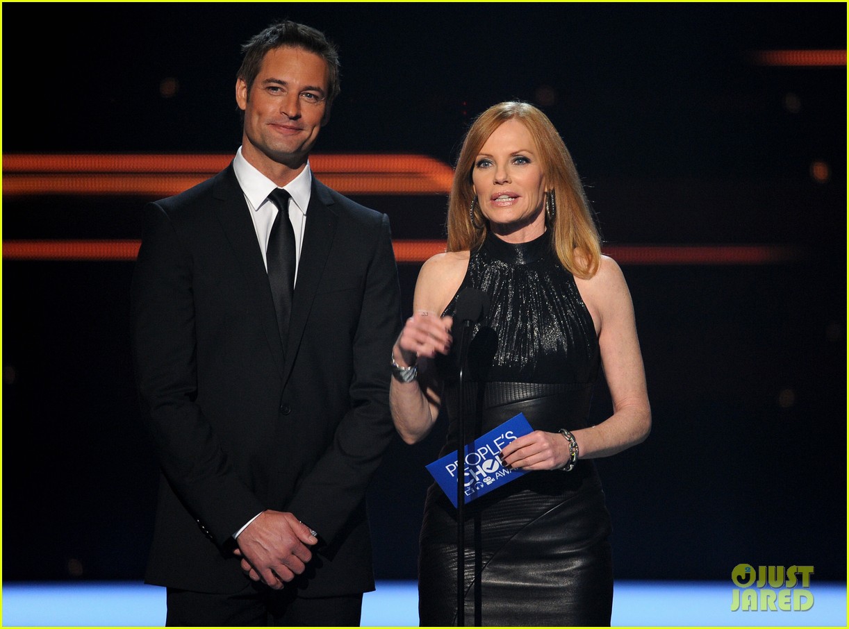Josh Holloway - People's Choice Awards 2014 Presenter: Photo 3025886 | 2014  People's Choice Awards, Josh Holloway, Marg Helgenberger Photos | Just  Jared: Entertainment News, image size:1222x906