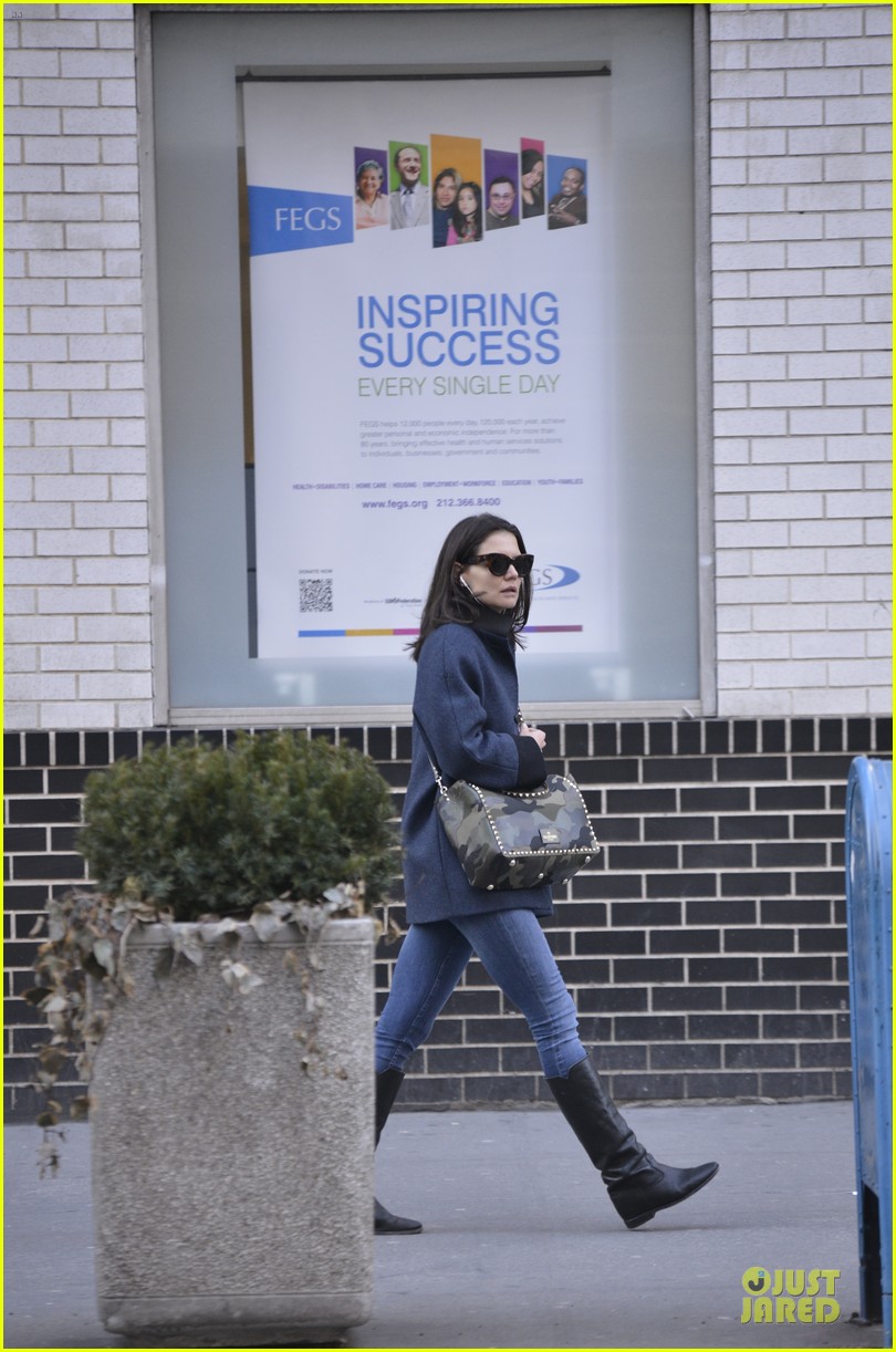 katie holmes raves on zachary quinto glass menagerie 063033925