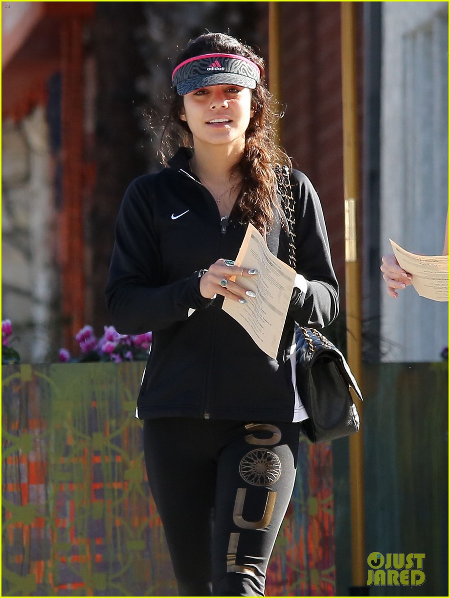 vanessa hudgens hikes her way into the new year 023021626