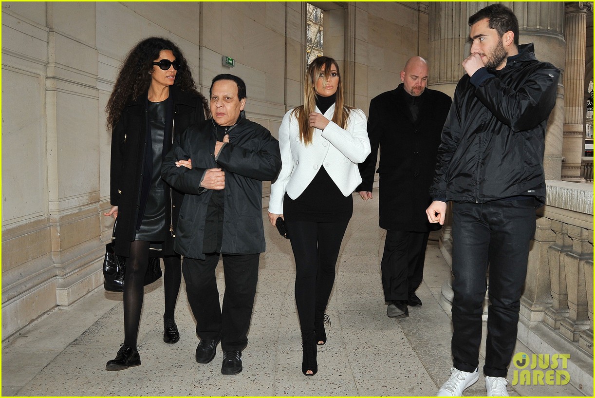 kim kardashian paris museum visits with azzedine alaia 06