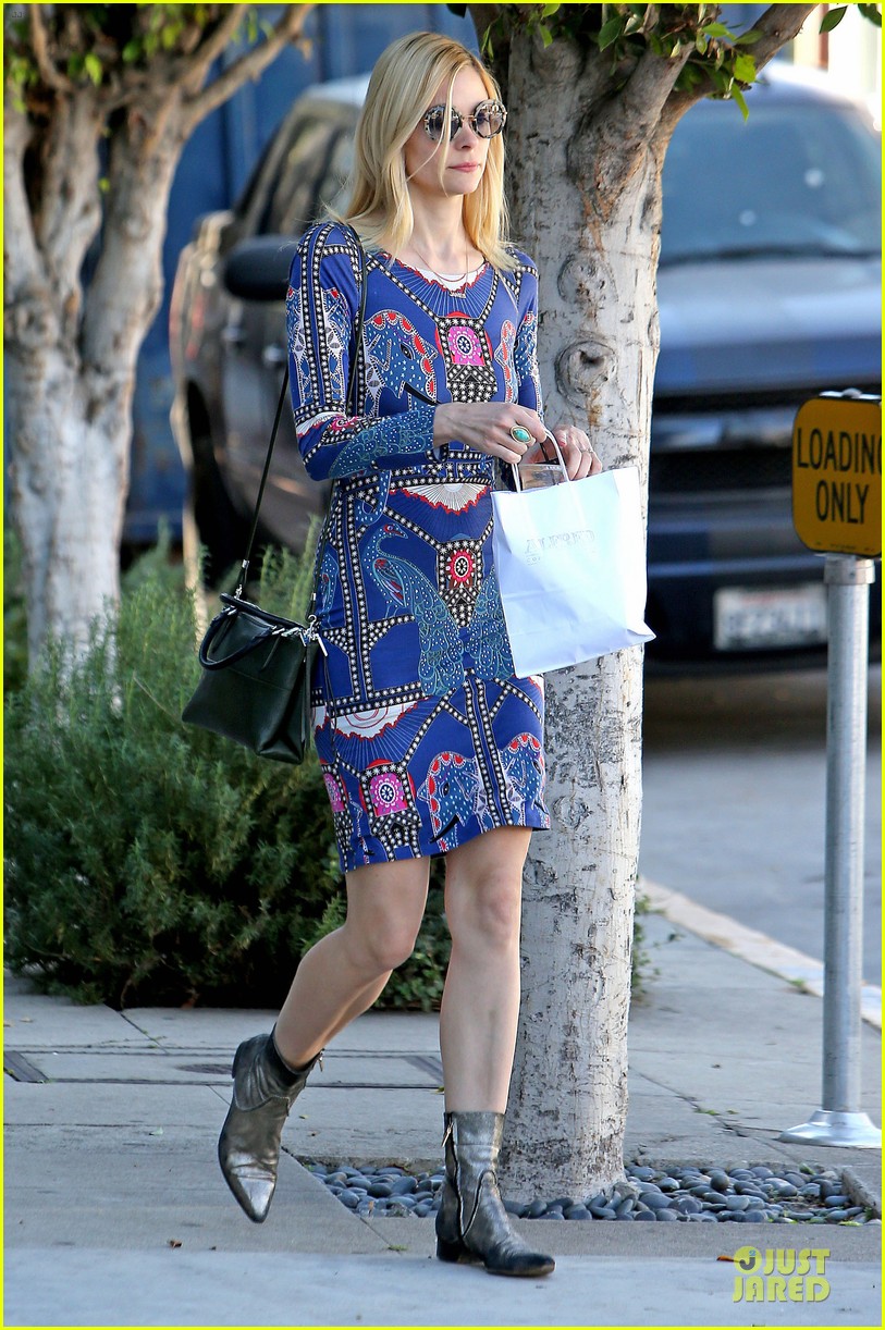 jaime king family lunch after friday gifting suite stop 23