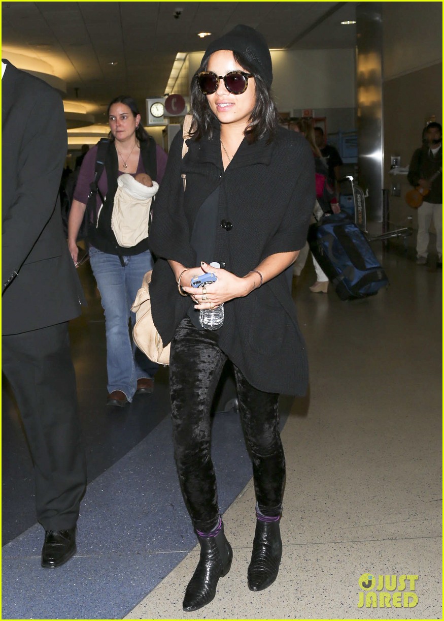 zoe kravitz heads to los angeles after supporting pals in nyc 043039027