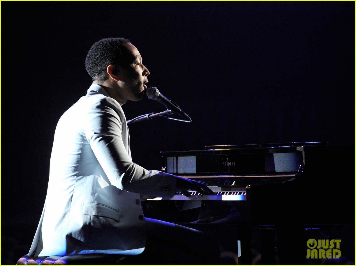 john legend performs all of me at grammys 2014 video 043041342