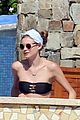 adam levine behati prinsloo cabo vacation in the new year 04