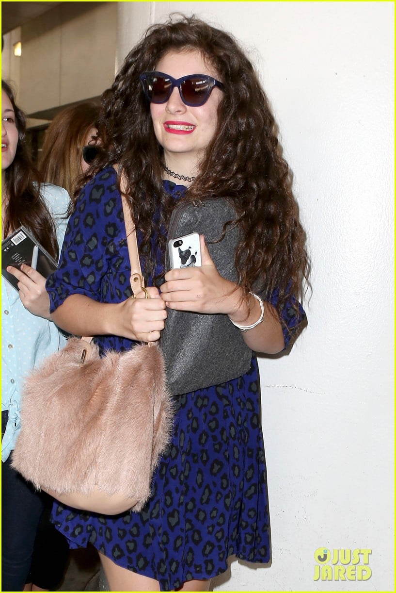 lorde arrives in town for grammy awards 2014 073038476