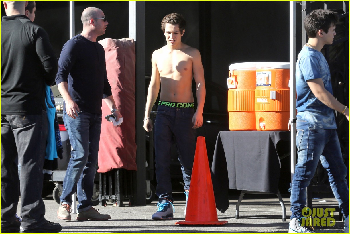 austin mahone goes shirtless while filming a commercial 293030786