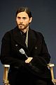 matthew mcconaughey jared leto are the sexiest geniuses at the apple store 02