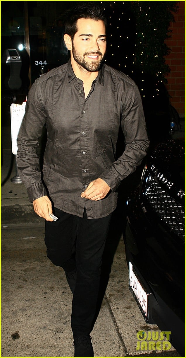 jesse metcalfe cara santana mr chows dinner with the maguires 05