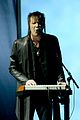 nine inch nails queens of stone age perform at grammys 2014 video 02