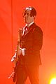 nine inch nails queens of stone age perform at grammys 2014 video 05