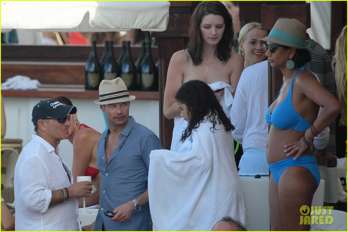 ryan seacrest enjoys drinks with friends in st barts 113021709