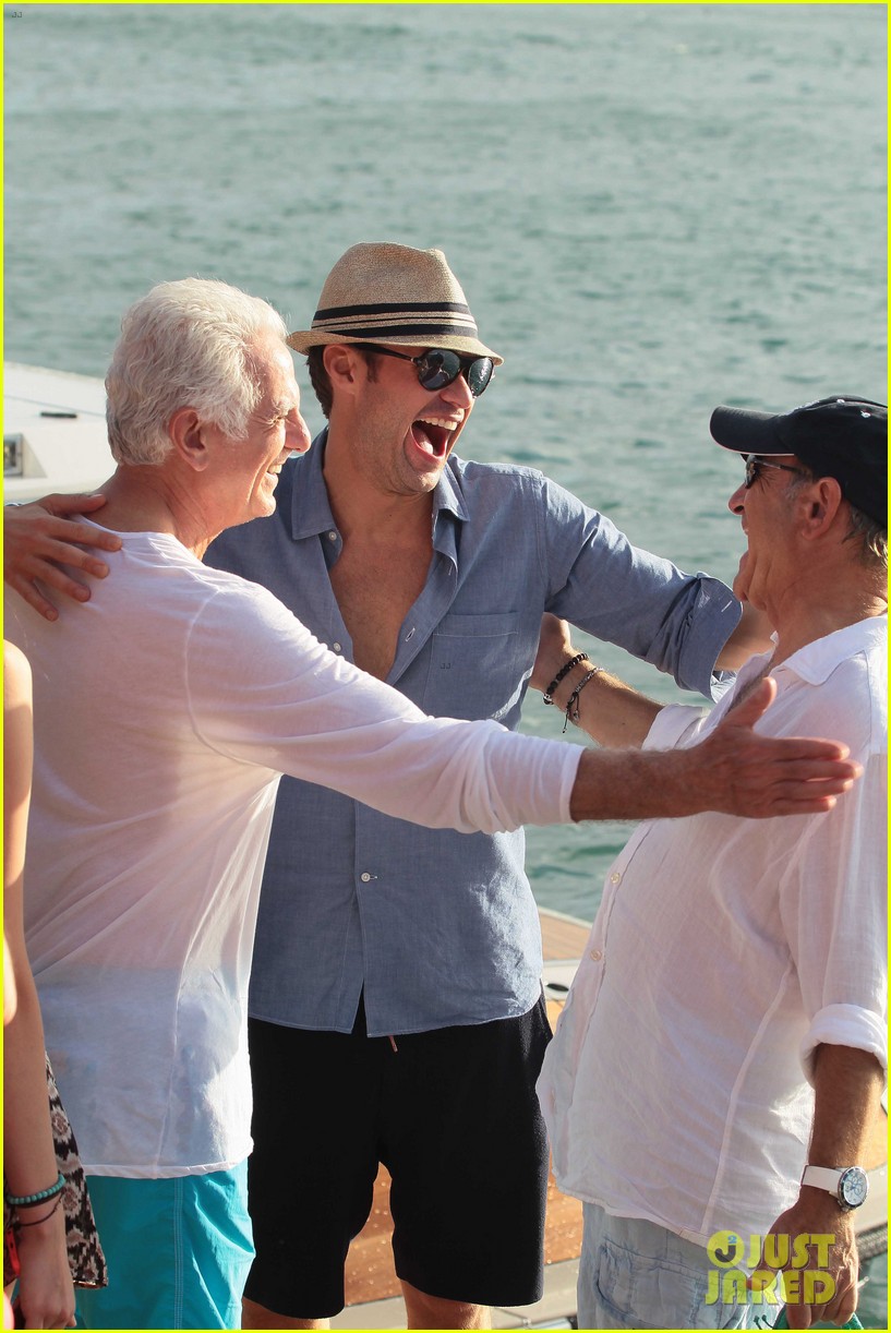 ryan seacrest enjoys drinks with friends in st barts 27