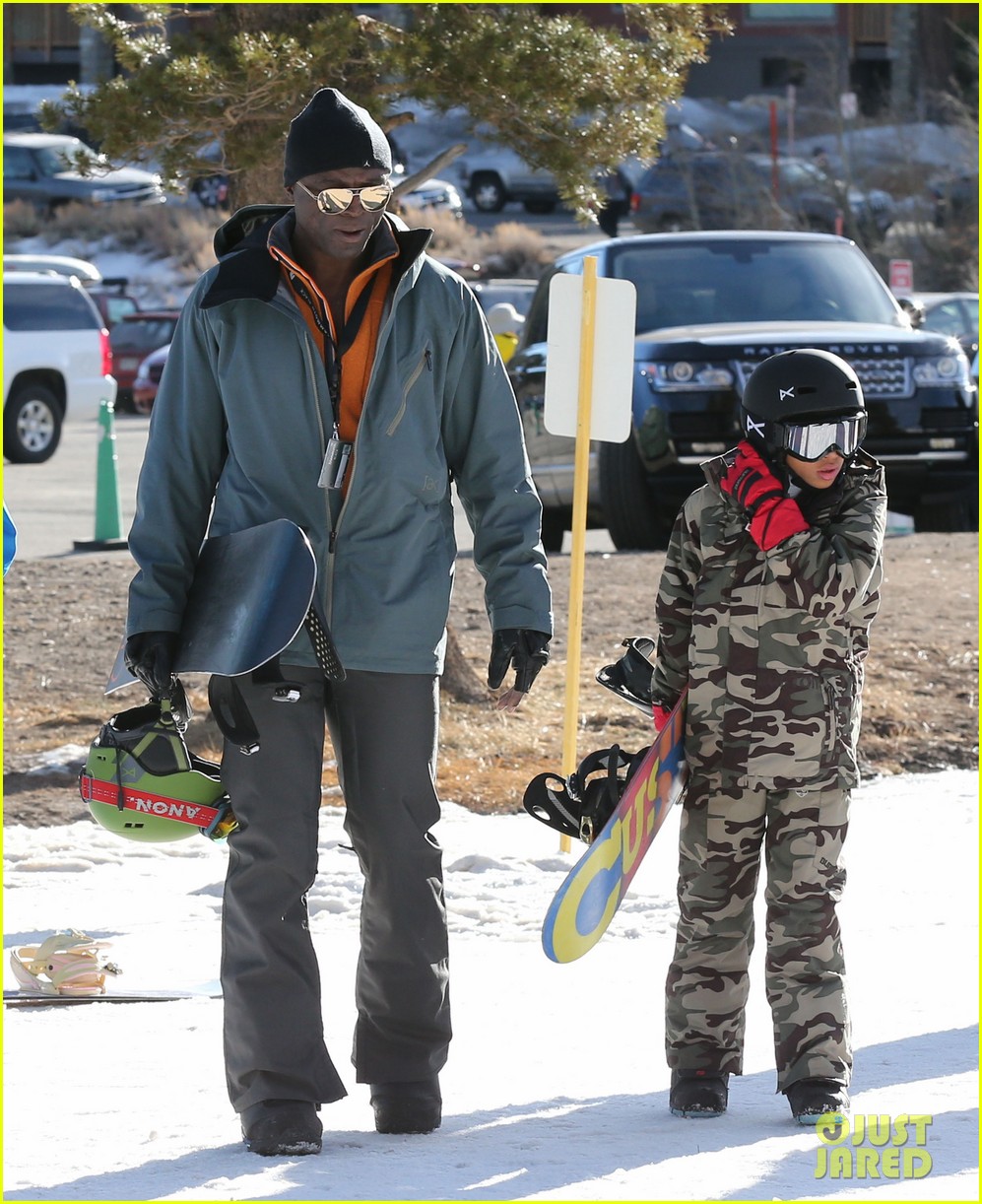 seal spends first day of 2014 snowboarding with the kids 013021426