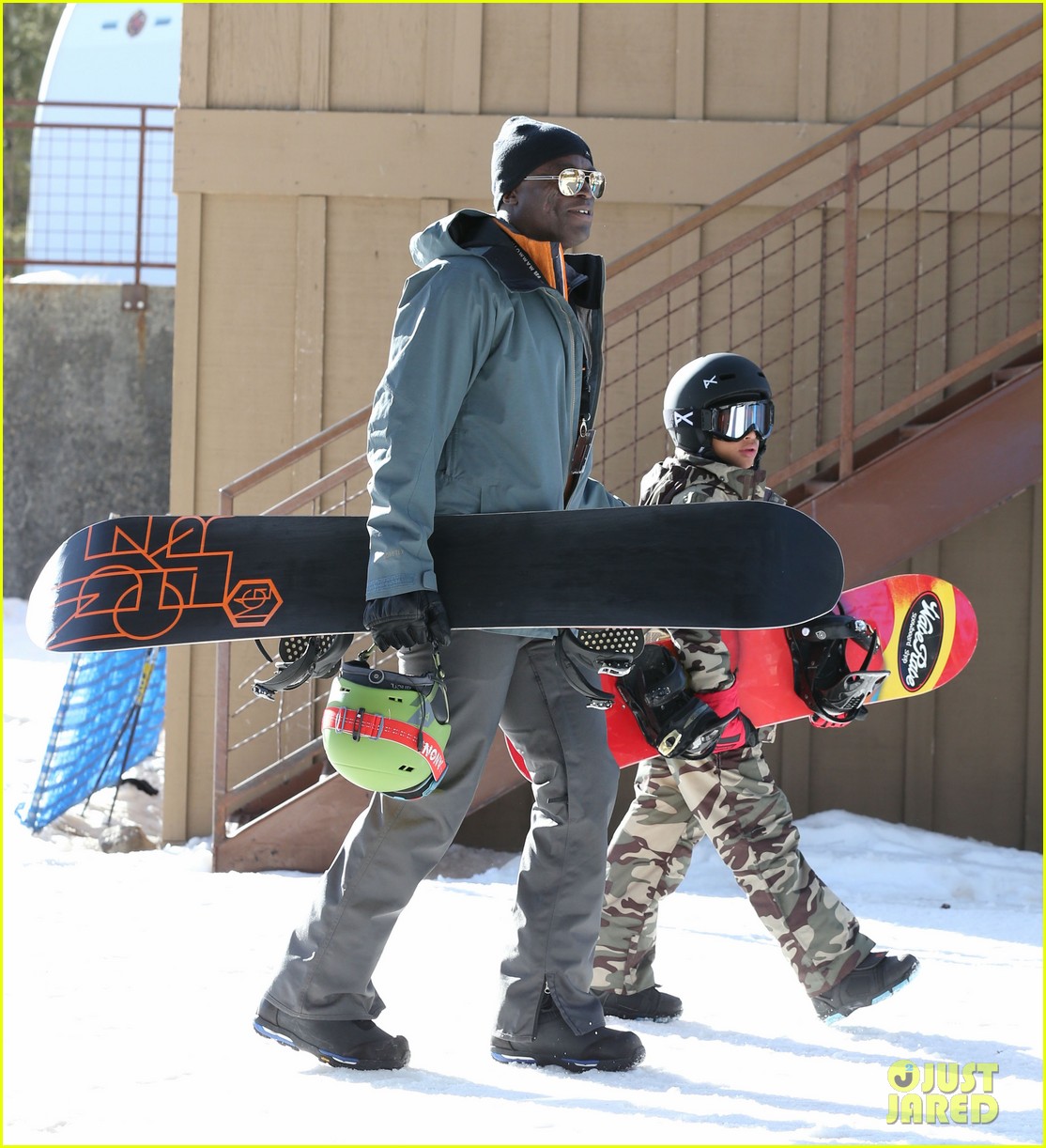 seal spends first day of 2014 snowboarding with the kids 18