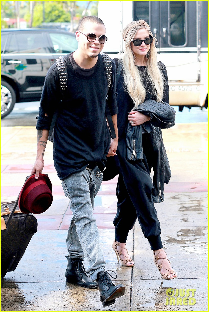 ashlee simpson evan ross fly out after engagement 06