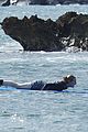 emma stone andrew garfield surf in hawaii 24