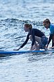 emma stone andrew garfield surf in hawaii 32