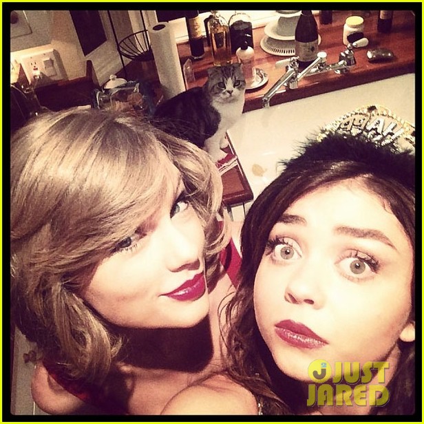 Taylor Swift New Year's Eve 2014 Party with Sarah Hyland! Photo