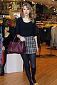 taylor swift starts new year with shopping 01
