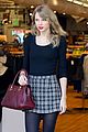taylor swift starts new year with shopping 02