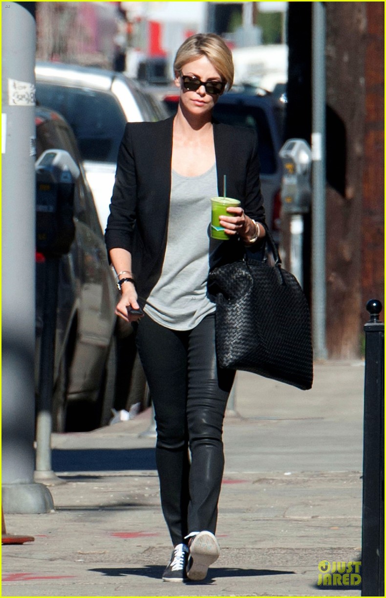 charlize theron hydrated for errands 033031242