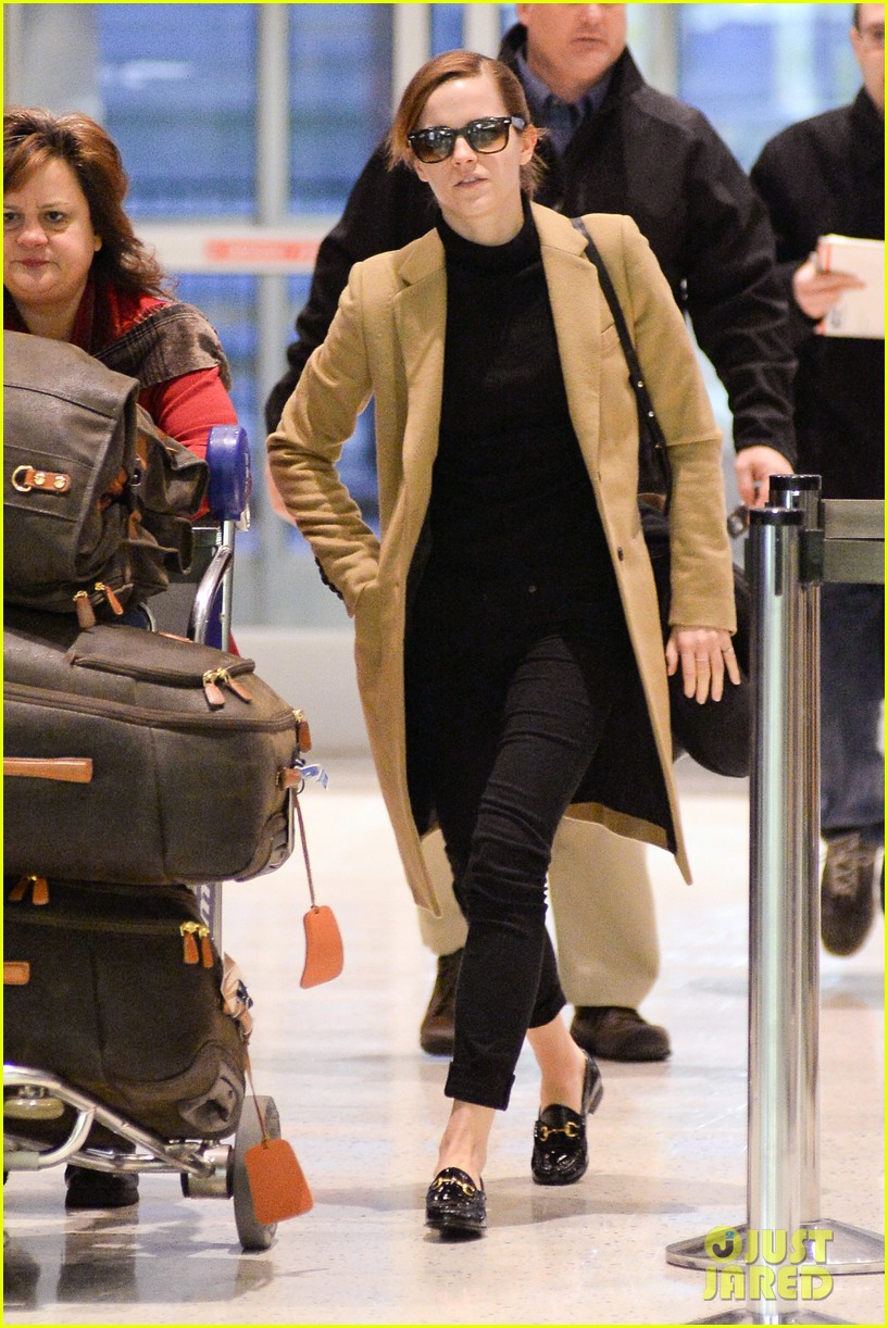 emma watson leaves new york city after quick trip 043037676