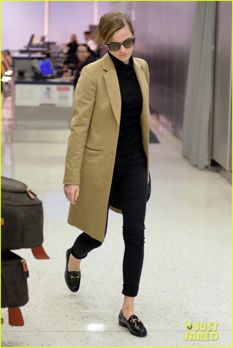 emma watson leaves new york city after quick trip 18